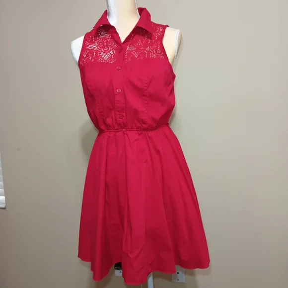 Elegant Red Sleeveless Dress - Picture 2 of 13